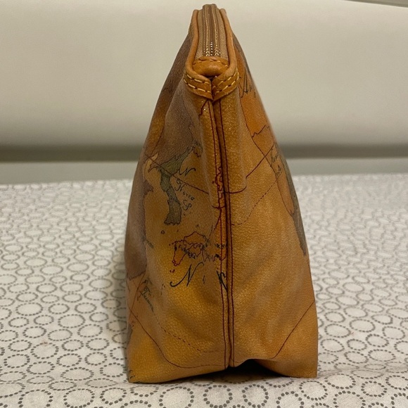 Alviero Martini Pouch/Cosmetic Bag - Picture 6 of 12